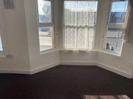 4 bedroom terraced house to rent - Photo 4