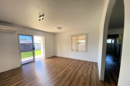 Modern Family Home with Double Carport in Yungaburra - Photo 2