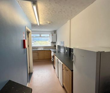 4 bedroom terraced house to rent - Photo 3