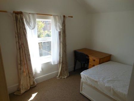 6 bedroom house - Photo 2