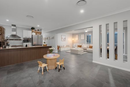 Spacious & Stylish Modern Four Bedroom Family Home - Photo 3