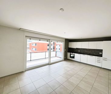 A large sunny terrace in a quiet neighborhood - Photo 4