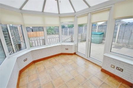 3 bedroom detached house to rent - Photo 5