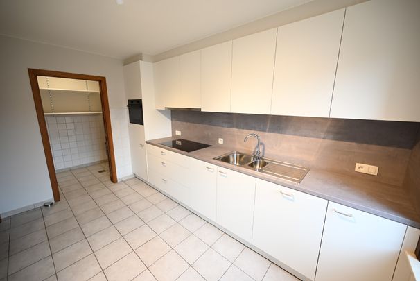 VOLLEDIG VERNIEUWD & RUIM (106m²) appartement - Foto 1