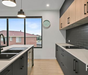 2/158 Poplar Parade, Youngtown - Photo 1