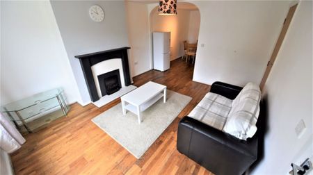 1 bedroom Flat in Station Road Flat 2, Leeds - Photo 2