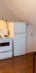 2 1/2 prêt a vivre. Meublé, chauffage +eau chaude + wifi inclus, balcon - Photo 3