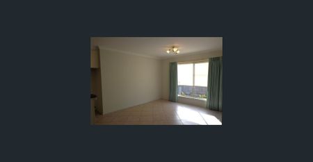 Contemporary Comfort and Everyday Convenience - Photo 4