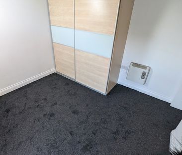 To Let 2 Bed Apartment - Photo 1