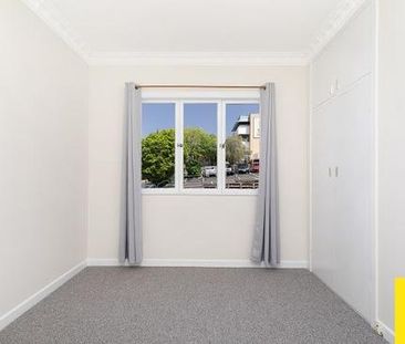 Full of Charm - In the Heart of Dutton Park - Photo 5