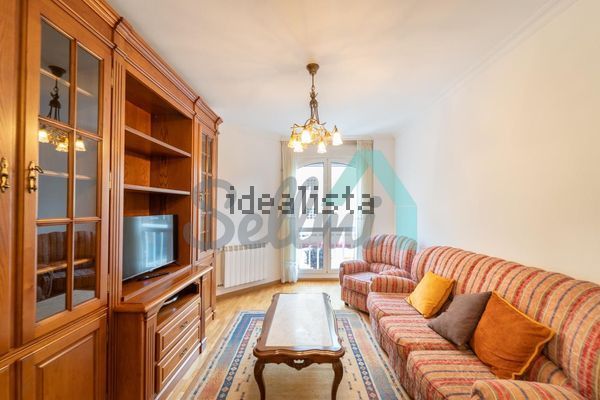 Alquiler de piso en Calle Fernando Villaamil - Photo 1