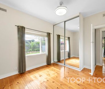 Spacious updated 3 bedroom unit - Photo 3