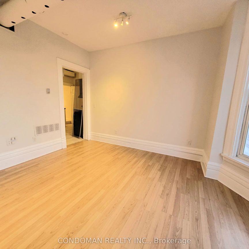 139 1/2 John Street S #4 - Photo 1