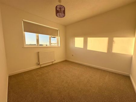 3 bedroom detached house to rent - Photo 5