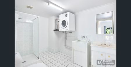 18/4-5 Hollett Close, Manunda, Qld 4870 - Photo 3