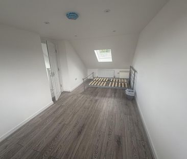 5 bedroom semi-detached house to rent - Photo 3