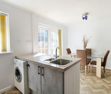 3 bedroom end of terrace house to rent - Photo 1