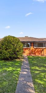 Spacious Family Home - Photo 3