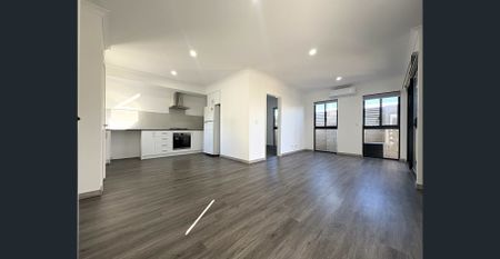 Spacious 4-Bedroom Townhouse for Rent – Prime Location! - Photo 2