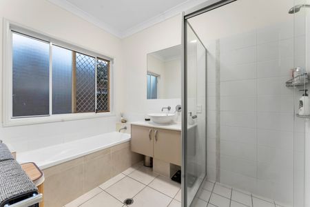 20 Langer Circuit, North Lakes QLD 4509 - House For Rent | Domain - Photo 5