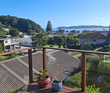 Sunny and spacious 3 bedroom home - Photo 2