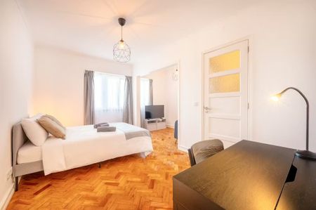 Rua Barão de Sabrosa, Lisbon, Lisbon 1900-167 - Photo 2