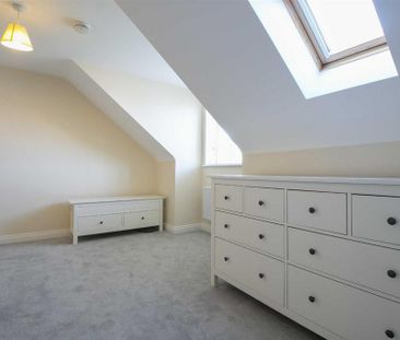 4 bedroom semi-detached house to rent - Photo 3