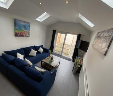 8 bedroom house to rent - Photo 1