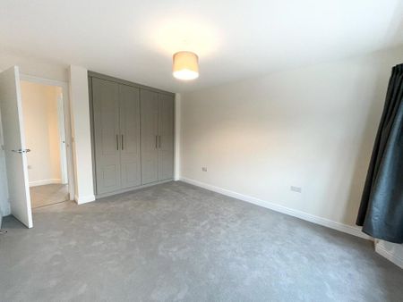 4 bedroom detached house to rent - Photo 5