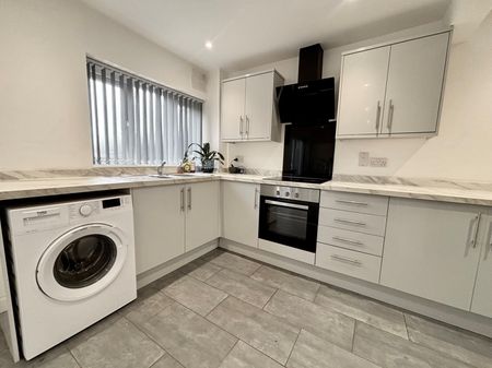 3 bedroom terraced house to rent - Photo 5