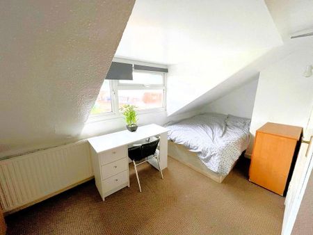 6 bedroom terraced house to rent - Photo 5