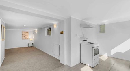 Te Atatu South is where you need to be! - Photo 2