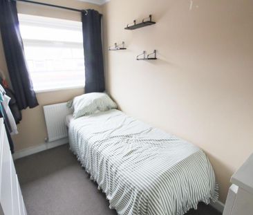 3 bedroom semi-detached house to rent - Photo 4