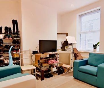 3 Bed 1 Bath - Photo 2