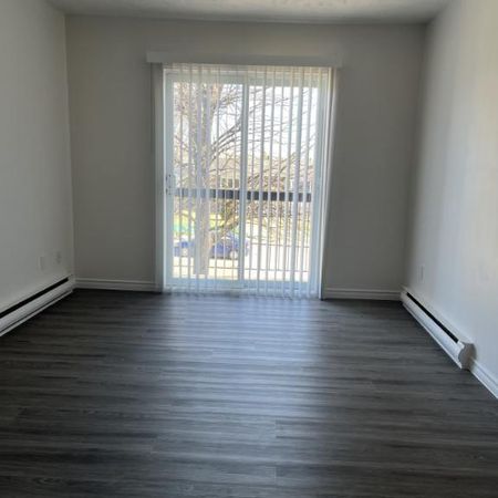 Granby 3 1/2 libre immédiatement Pas animaux Non Fumeur 55 ans Plus - Photo 3