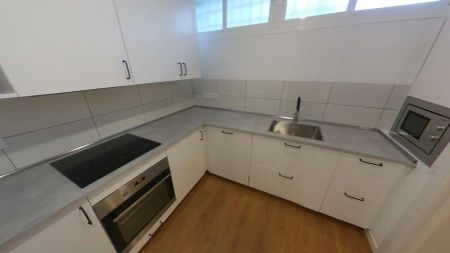 Piso de alquiler en Calle Tucurinca, Pinar del Rey - Photo 2