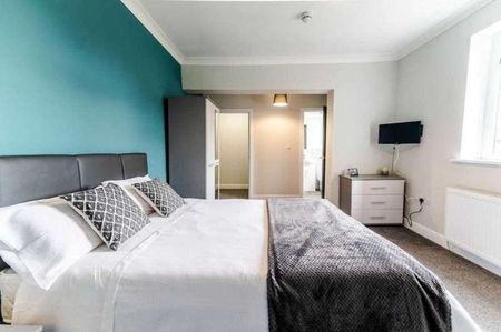 En-suite Room, SK1 - Photo 4