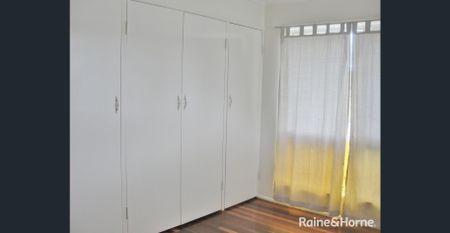 Spacious Family home in a great Location - Photo 5