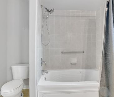 For Lease - 81 Livingstone Street Unit# Upper, Barrie, Ontario - Photo 4