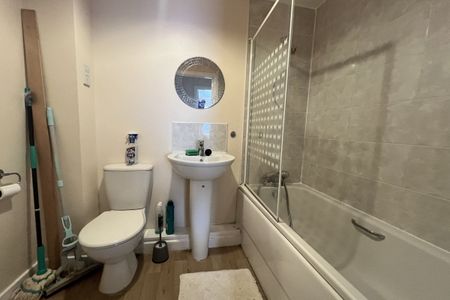 Pavilion Close - Photo 3