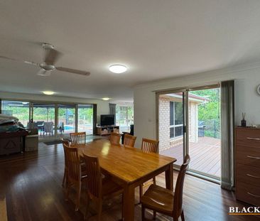 Spacious Family Home - Photo 4