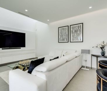 4 bedroom luxury Villa for rent in Estepona, Spain - Photo 6