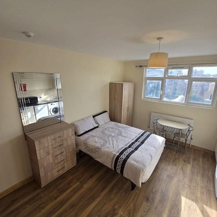 Studio Flat, St Pauls Road, N17 - Photo 1