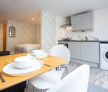 Studio to rent - Photo 2