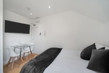 Studio Flat, Mitcham Road, SW17 - Photo 2