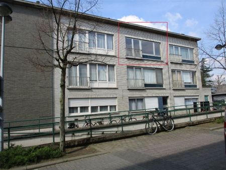 Appartement met 2 slaapkamers op goede loctaie! - Foto 3