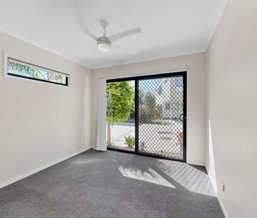 🏡 Spacious 4-Bedroom Townhouse in Palm Views Estate, Raceview - Photo 4
