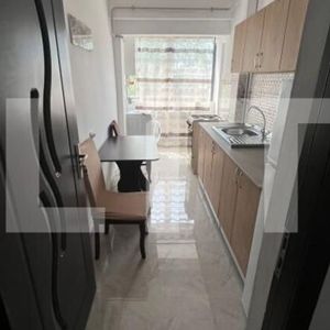 Apartament cu 2 camere, decomandat, zona Calea Severinului - Fotografie 2