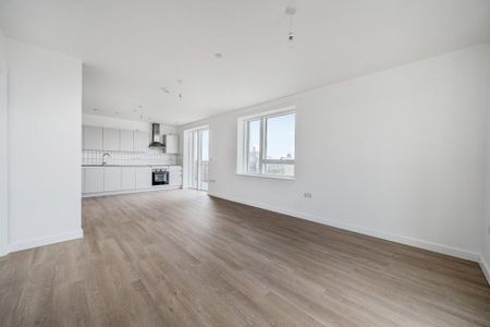 3 bedroom flat to rent - Photo 4