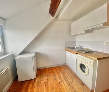 A Louer - Nantes Rond Point De Vannes - Appartement Type 2 De 25.20m² ( 35.70m² Au Sol ) - Photo 3